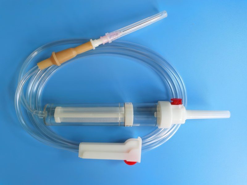 Blood Transfusion Set with 200-micron Filter